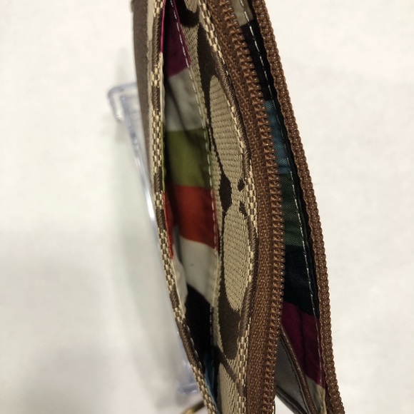 COACH zip change purse ,key ring & credit card 
 EXCELLENT CONDITION VERY CLEAN! - Picture 4 of 8